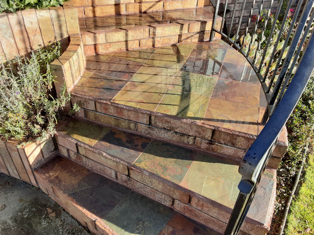 Home--entry---stone-and-brick-steps