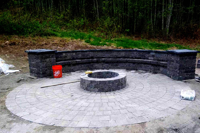 Patio---outdoor-seating-with-fire