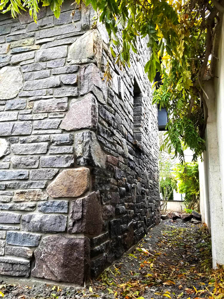 Walls---stone-cottage-3